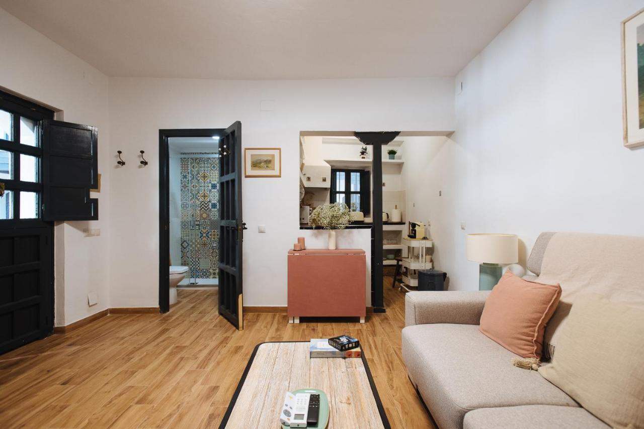 Aitana's Retreat With Charming Garden Appartement Séville