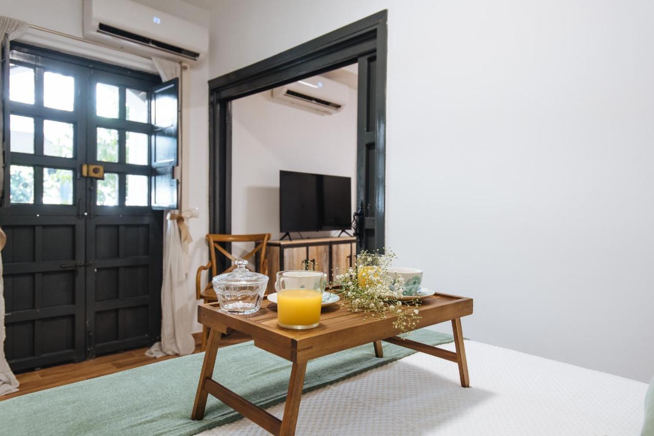 Aitana's Retreat With Charming Garden Appartement Séville