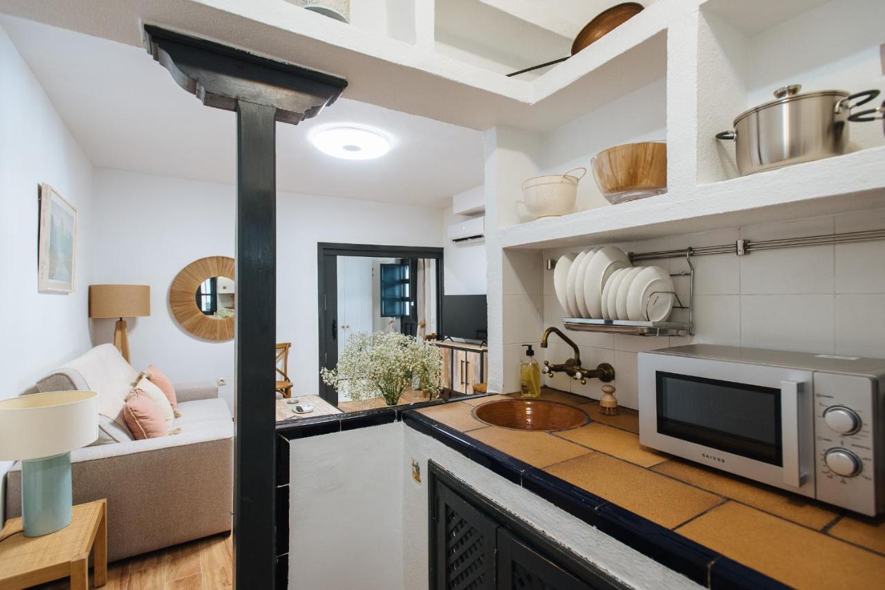 Aitana's Retreat With Charming Garden Appartement Séville